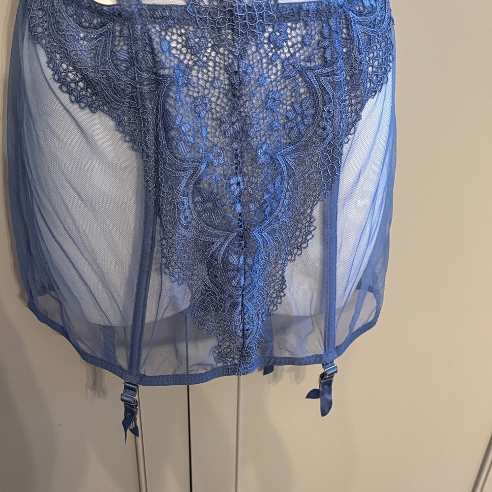 Victoria's Secret Size 36C High Neck Blue Mesh Corset Garter Straps Lingerie ￼ - Picture 3 of 8